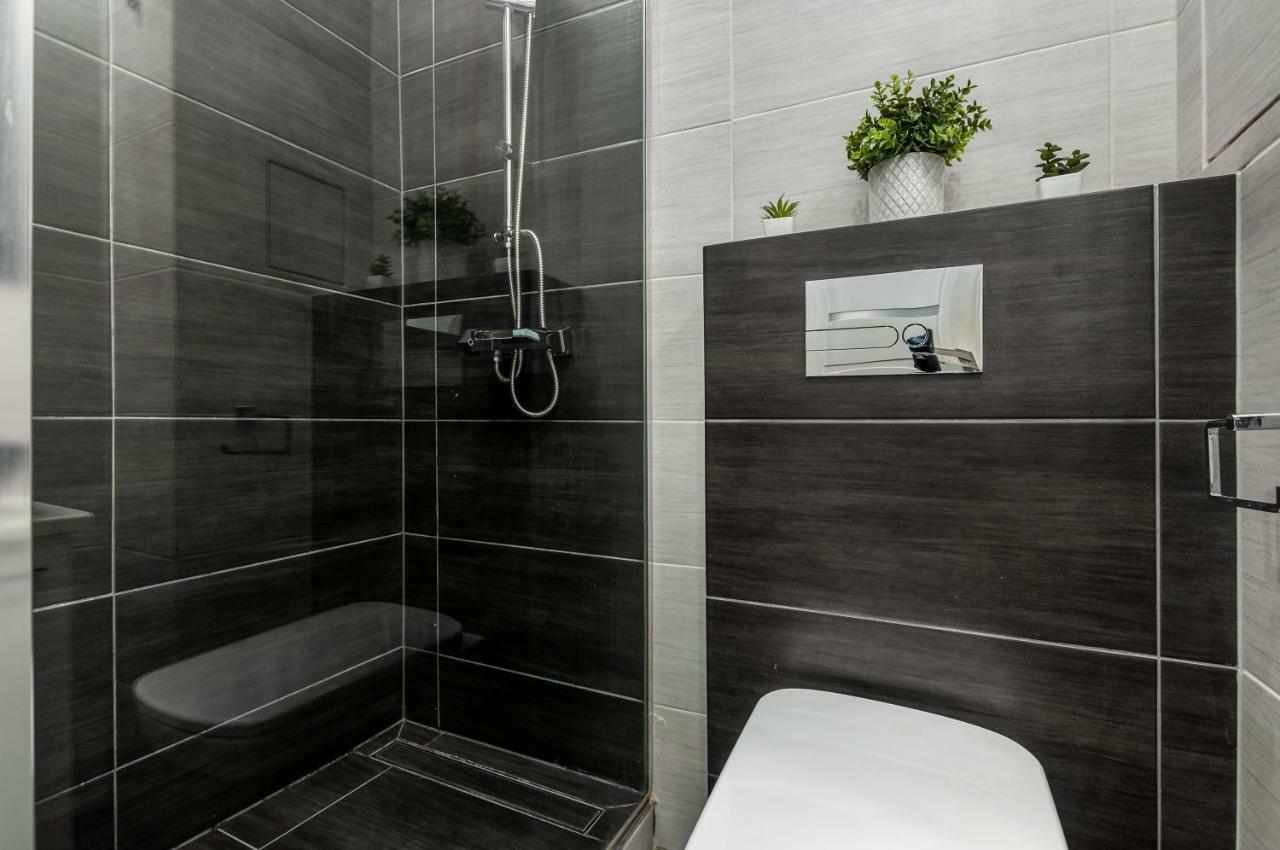 Apartments The View By Noclegi Renters Warsawa Bagian luar foto